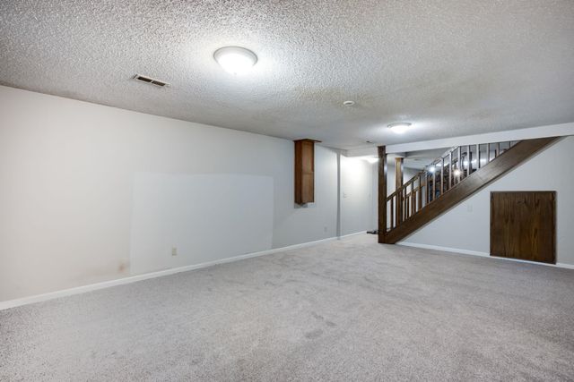 1235 N Mulberry Pl, Wichita, KS 67212