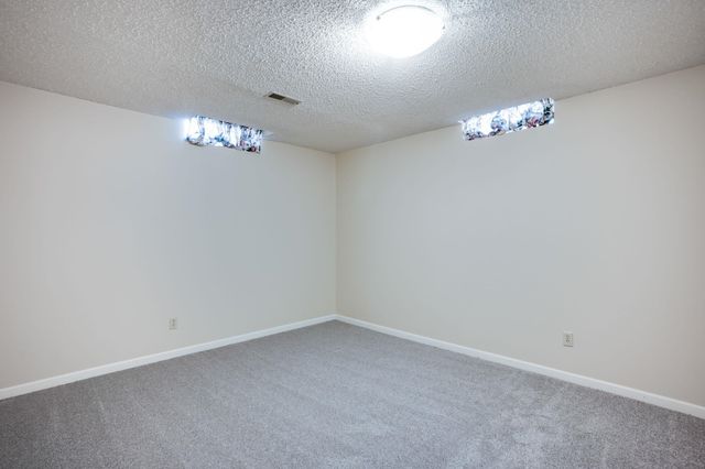 1235 N Mulberry Pl, Wichita, KS 67212