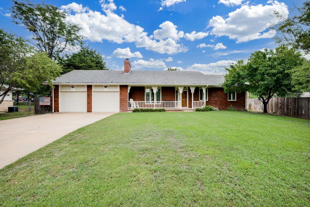 1235 N Mulberry Pl, Wichita, KS 67212