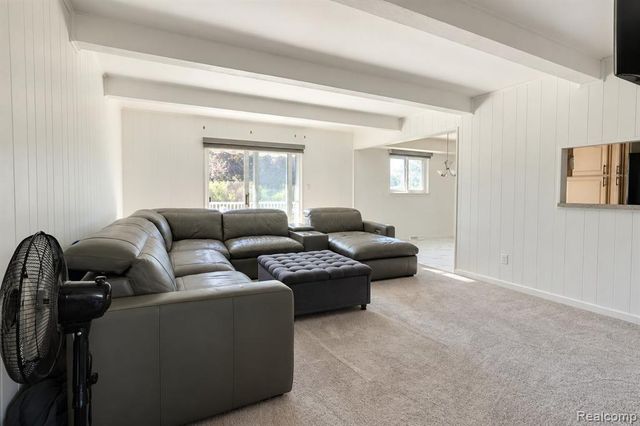 60 E Square Lake Road, Bloomfield Hills, MI 48304