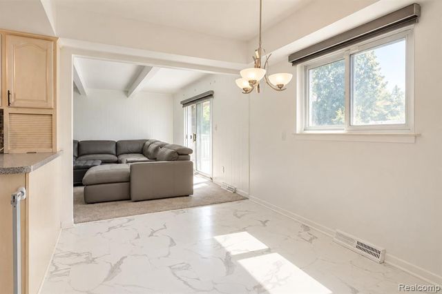60 E Square Lake Road, Bloomfield Hills, MI 48304