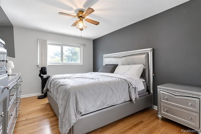 60 E Square Lake Road, Bloomfield Hills, MI 48304