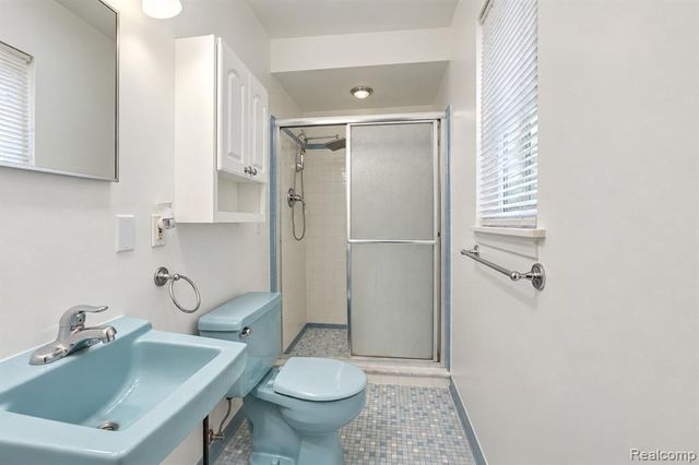 60 E Square Lake Road, Bloomfield Hills, MI 48304