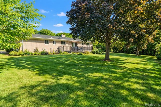60 E Square Lake Road, Bloomfield Hills, MI 48304