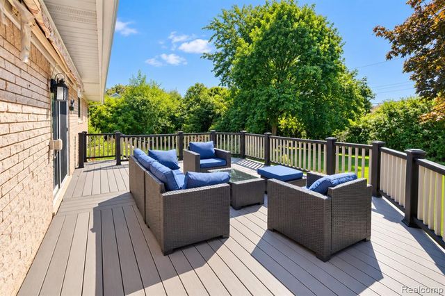 60 E Square Lake Road, Bloomfield Hills, MI 48304