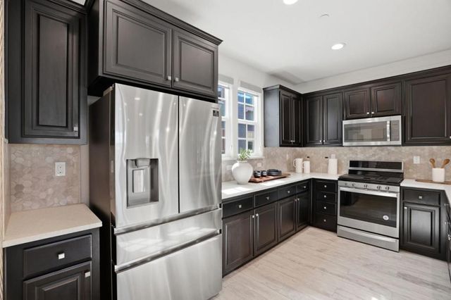 3806 Pyramid Way, Mountain View, CA 94043