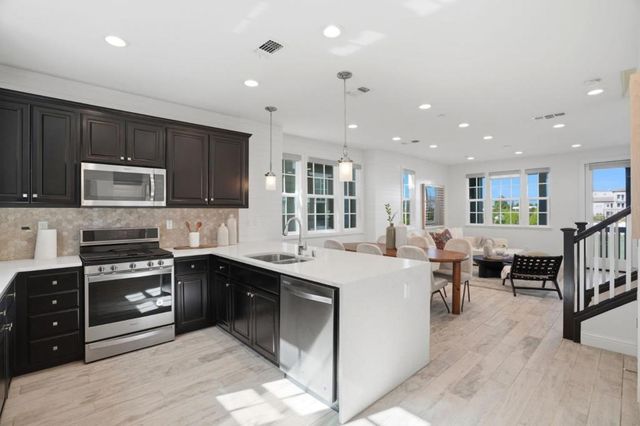 3806 Pyramid Way, Mountain View, CA 94043