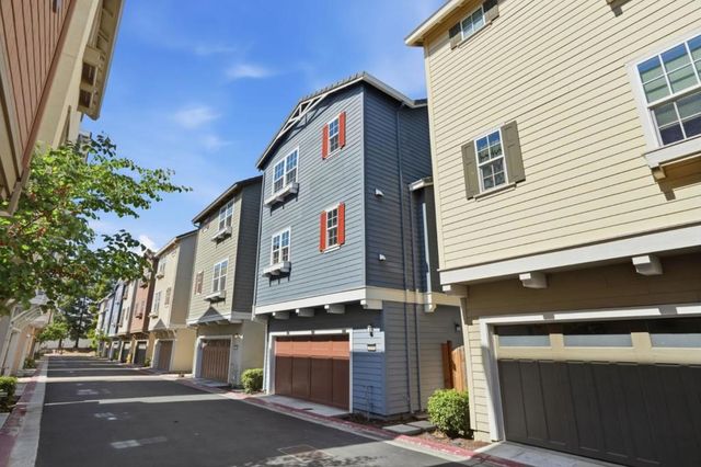 3806 Pyramid Way, Mountain View, CA 94043