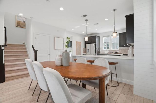 3806 Pyramid Way, Mountain View, CA 94043