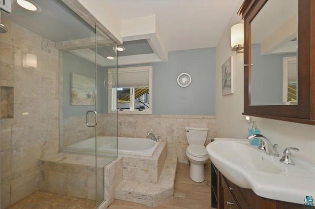 2538 E Garrison Road, Foxboro, WI 54836