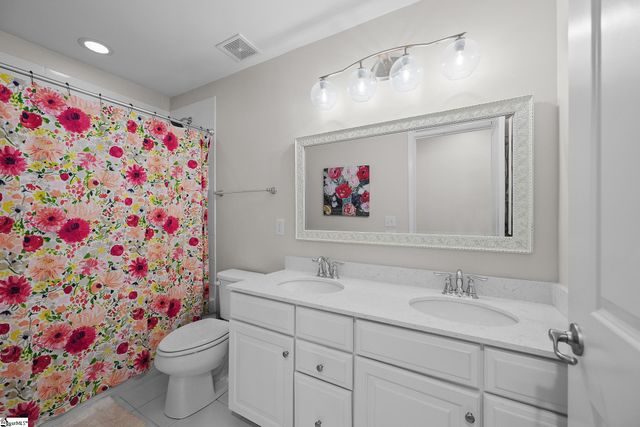113 Waters Run Lane, Simpsonville, SC 29681