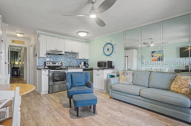 40 Folly Field Rd Apt A212, Hilton Head Island, SC 29928