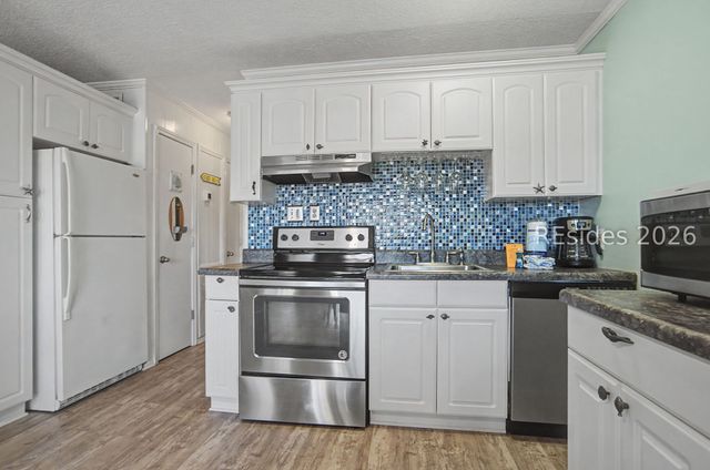 40 Folly Field Rd Apt A212, Hilton Head Island, SC 29928