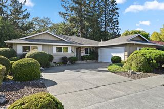305 Simone Pl N, Santa Rosa, CA 95409