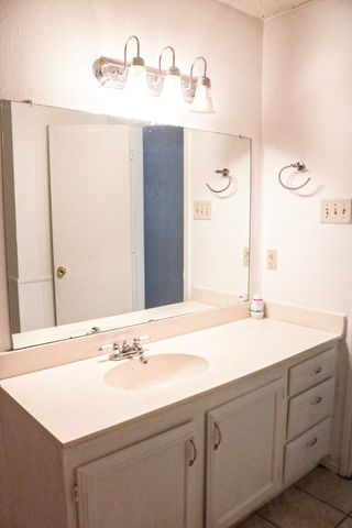 6205 Maple Springs Drive, Arlington, TX 76001