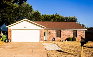 6205 Maple Springs Drive, Arlington, TX 76001