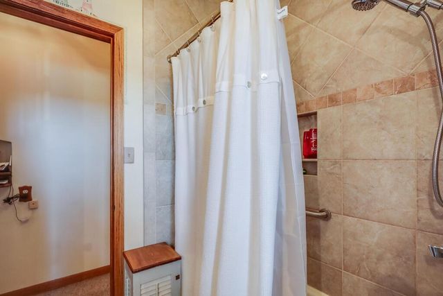 4729 Vista ROAD, Manitowoc, WI 54220