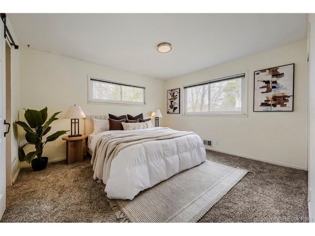 910 E Briarwood Cir, Centennial, CO 80122