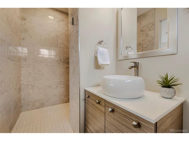 910 E Briarwood Cir, Centennial, CO 80122