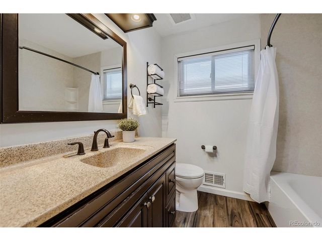 910 E Briarwood Cir, Centennial, CO 80122