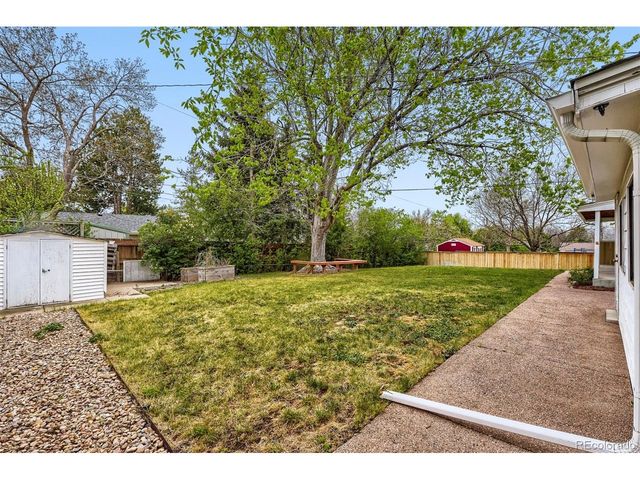 910 E Briarwood Cir, Centennial, CO 80122