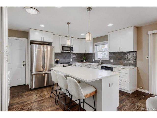 910 E Briarwood Cir, Centennial, CO 80122