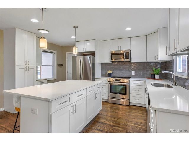 910 E Briarwood Cir, Centennial, CO 80122