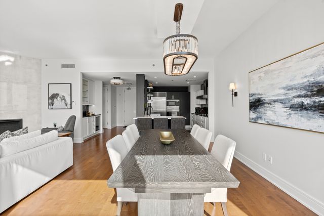 401 N Wabash Avenue 31J, Chicago, IL 60611