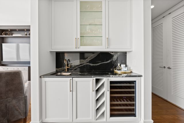 401 N Wabash Avenue 31J, Chicago, IL 60611