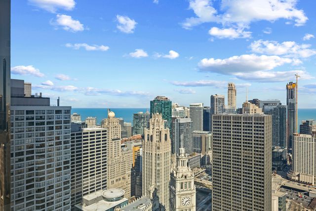 401 N Wabash Avenue 31J, Chicago, IL 60611