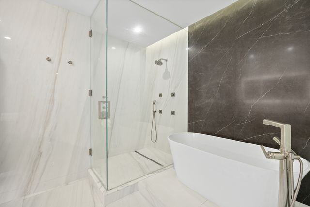 401 N Wabash Avenue 31J, Chicago, IL 60611