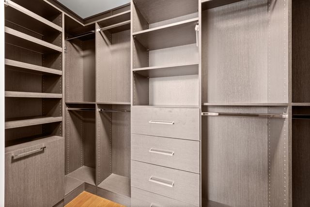 401 N Wabash Avenue 31J, Chicago, IL 60611