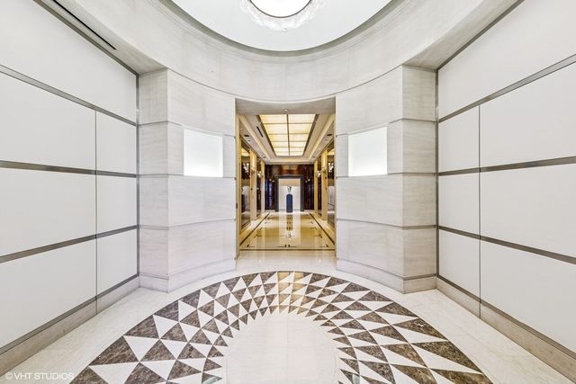 401 N Wabash Avenue 31J, Chicago, IL 60611