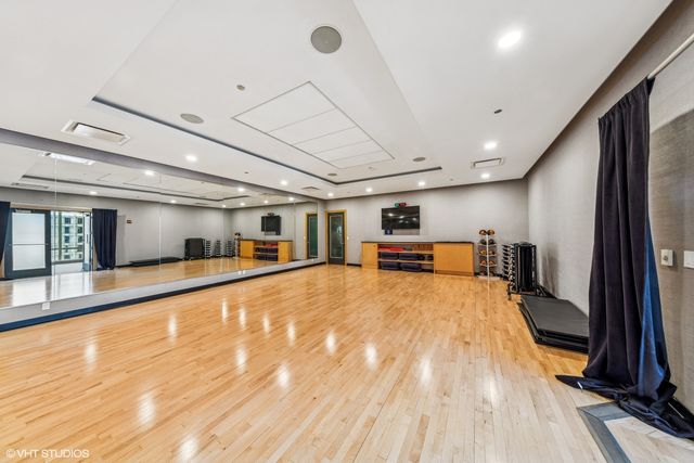 401 N Wabash Avenue 31J, Chicago, IL 60611