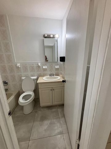 2148 NW 57th Avenue 14-E, Lauderhill, FL 33313