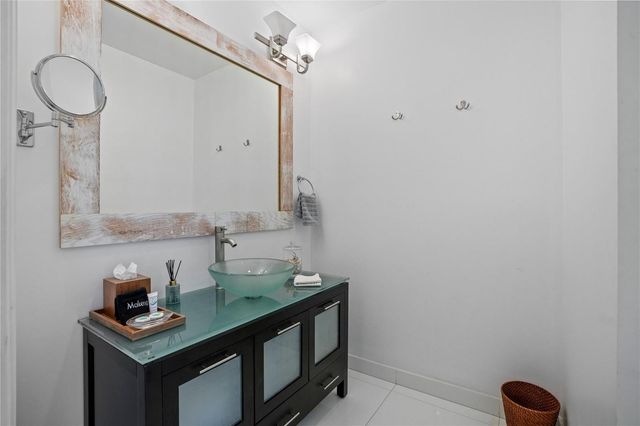 347 Oak Street B1, Hollywood, FL 33019