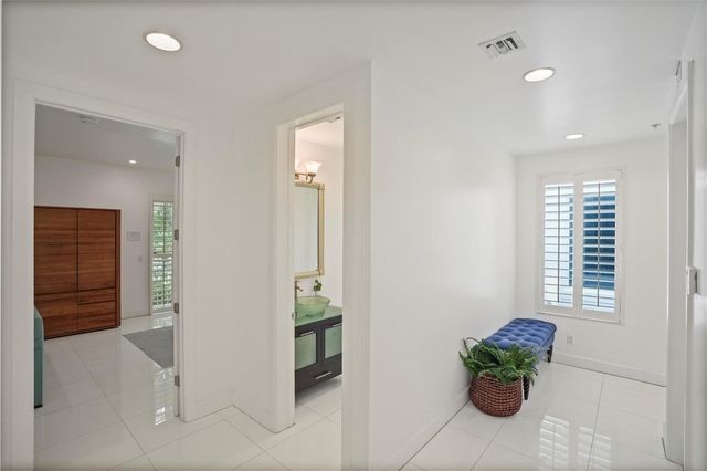 347 Oak Street B1, Hollywood, FL 33019