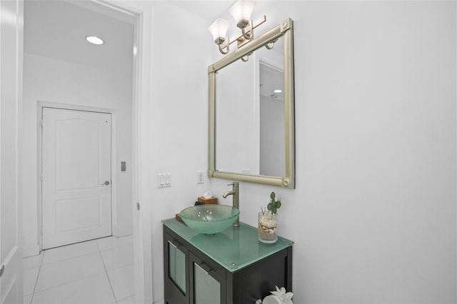 347 Oak Street B1, Hollywood, FL 33019