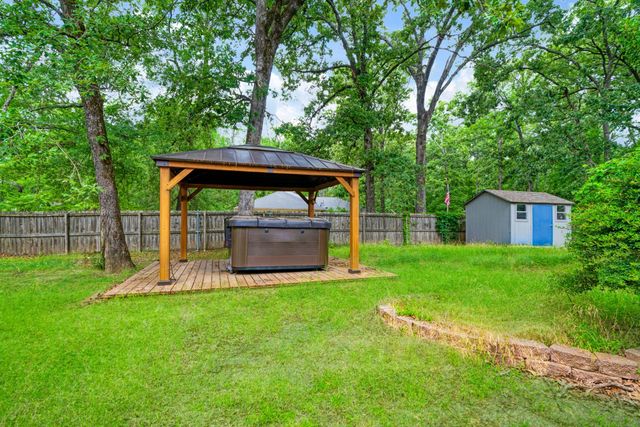 455 Timber Lakes Dr, Powderly, TX 75473