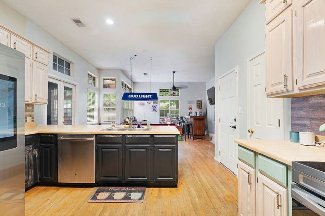 455 Timber Lakes Dr, Powderly, TX 75473
