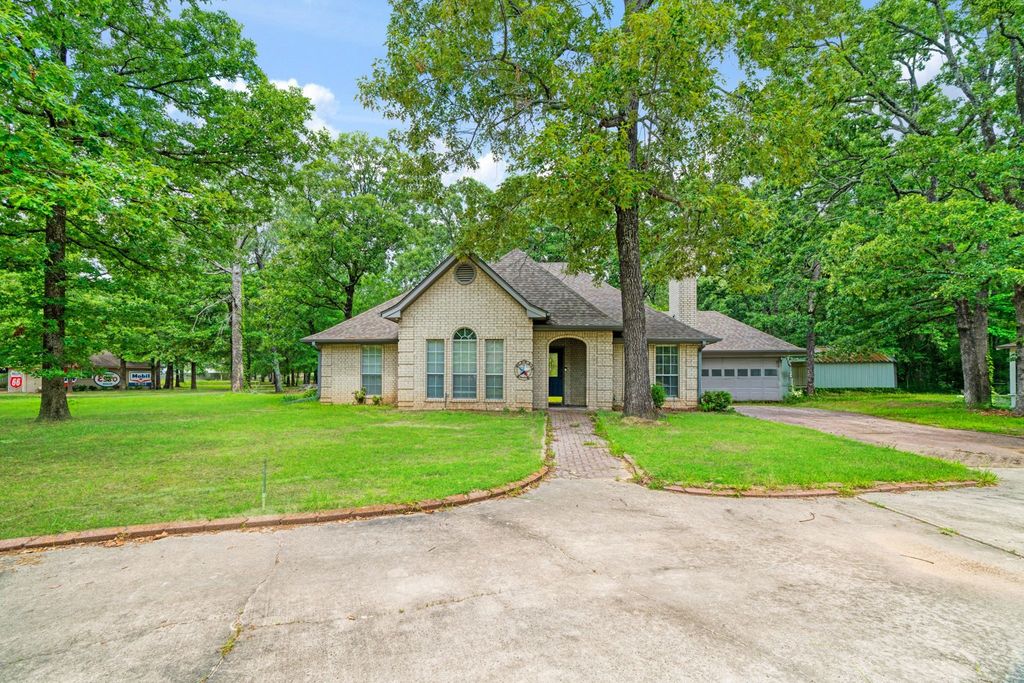 455 Timber Lakes Dr, Powderly, TX 75473