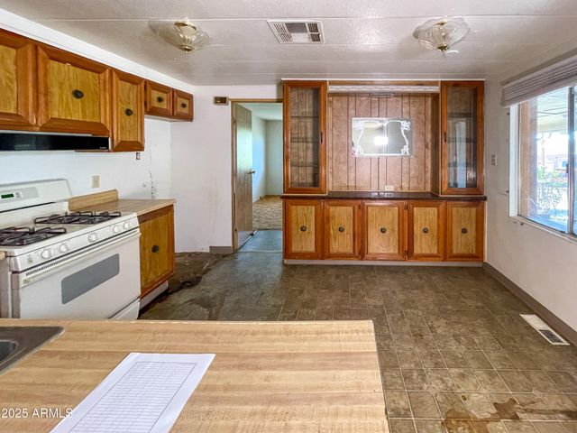 10198 S MIAMI Street, Mayer, AZ 86333