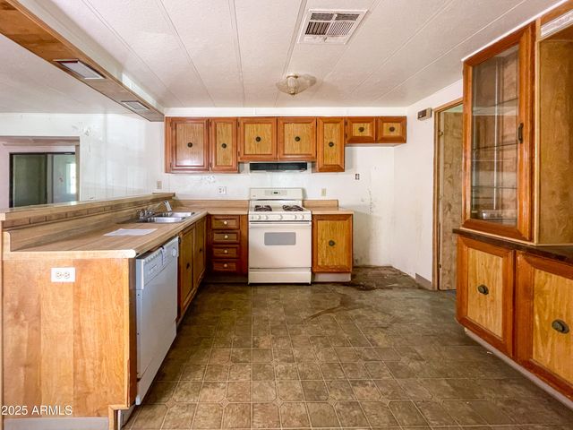 10198 S MIAMI Street, Mayer, AZ 86333
