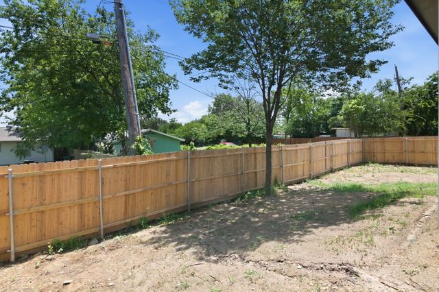 1013 Duff Court, Fort Worth, TX 76112