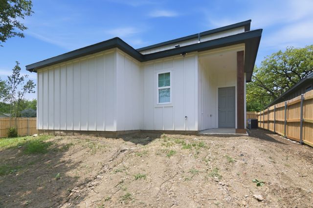 1013 Duff Court, Fort Worth, TX 76112