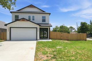 1013 Duff Court, Fort Worth, TX 76112