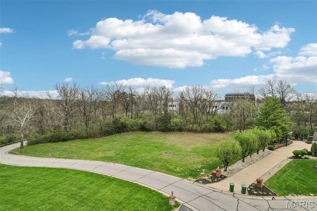 13004 Pingry Place, St Louis, MO 63131