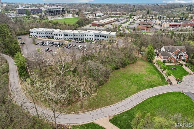 13004 Pingry Place, St Louis, MO 63131