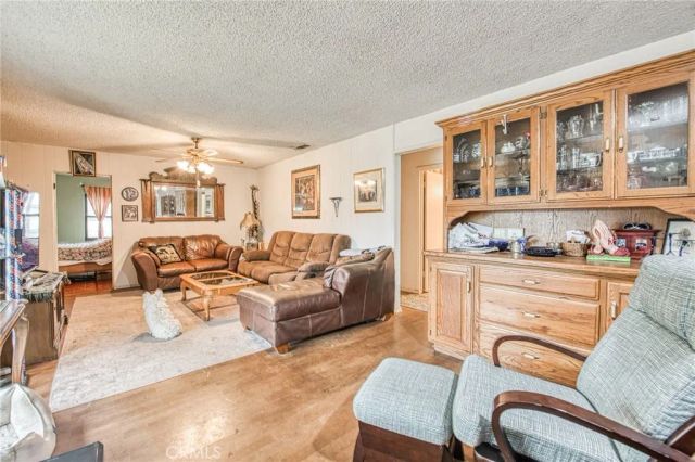 6729 W Clinton Avenue, Fresno, CA 93723