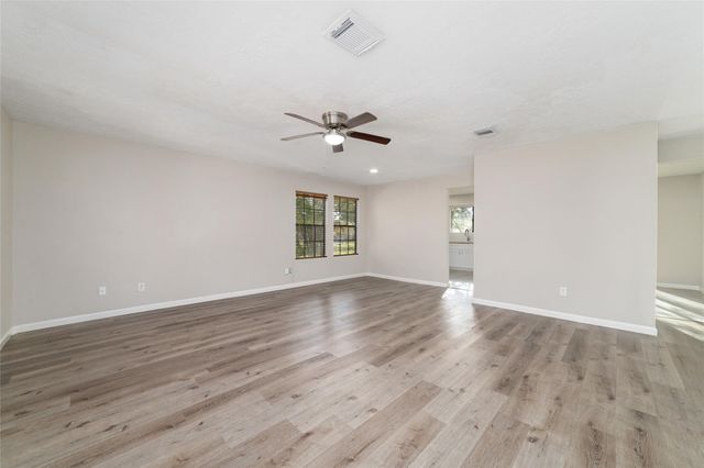 8426 Laurel Trails Drive, Houston, TX 77095